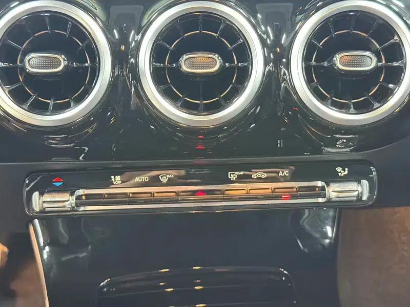 2022 Mercedes-Benz A-Class A 180 L Sport Sedan — миниатюра 8