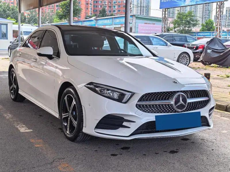 Mercedes-Benz A-Class 2022 Facelift A 200 L Sport Sedan Fashion Edition — миниатюра 3