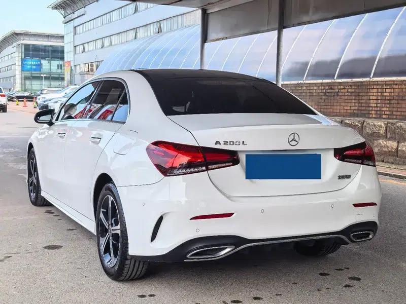 Mercedes-Benz A-Class 2022 Facelift A 200 L Sport Sedan Fashion Edition — миниатюра 4