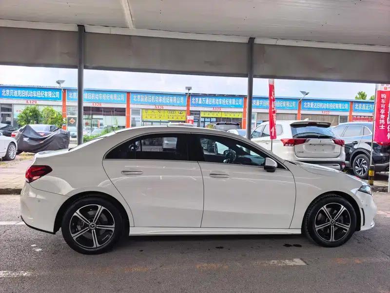 Mercedes-Benz A-Class 2022 Facelift A 200 L Sport Sedan Fashion Edition — миниатюра 6