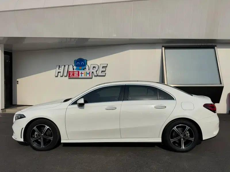 Mercedes-Benz A-Class 2022 Facelift A 200 L Sport Sedan Fashion Edition — миниатюра 3