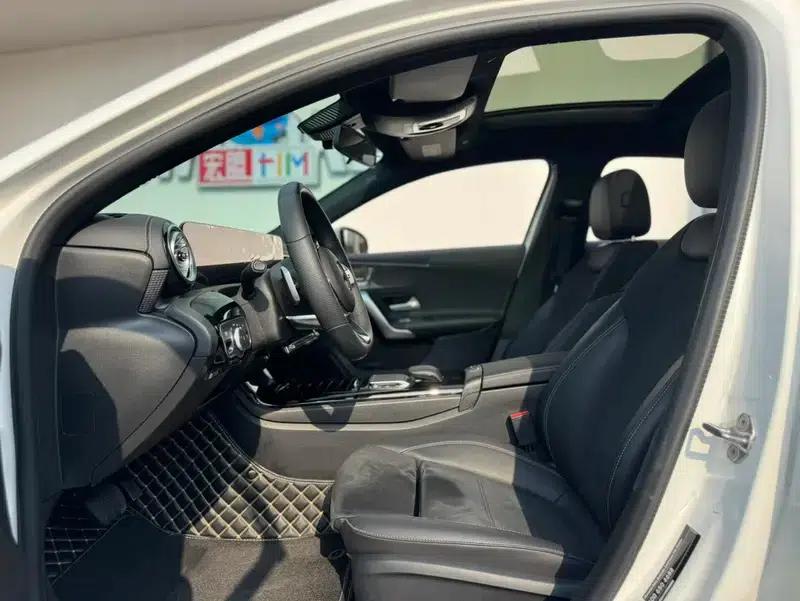 Mercedes-Benz A-Class 2022 Facelift A 200 L Sport Sedan Fashion Edition — миниатюра 22