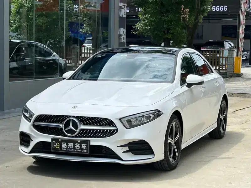 2023 Mercedes-Benz A-Class A 200 L Sport Sedan Fashion Edition — миниатюра 1