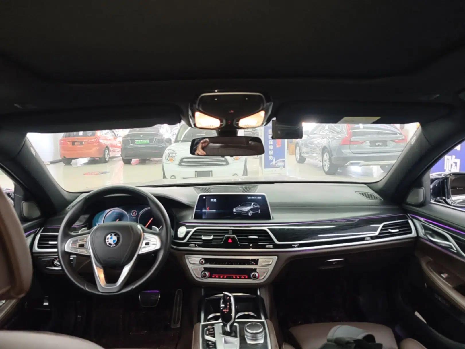 BMW 7 Series 2018 730Li Luxury Edition M Sport Package — миниатюра 21