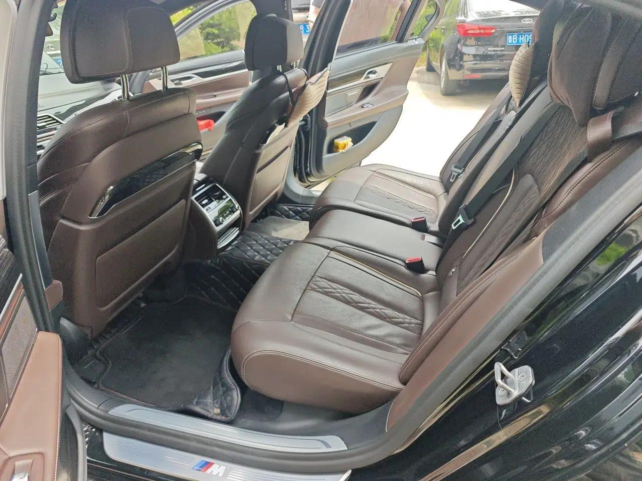 BMW 7 Series 2019 Restyled 730Li M Sport Package — миниатюра 17