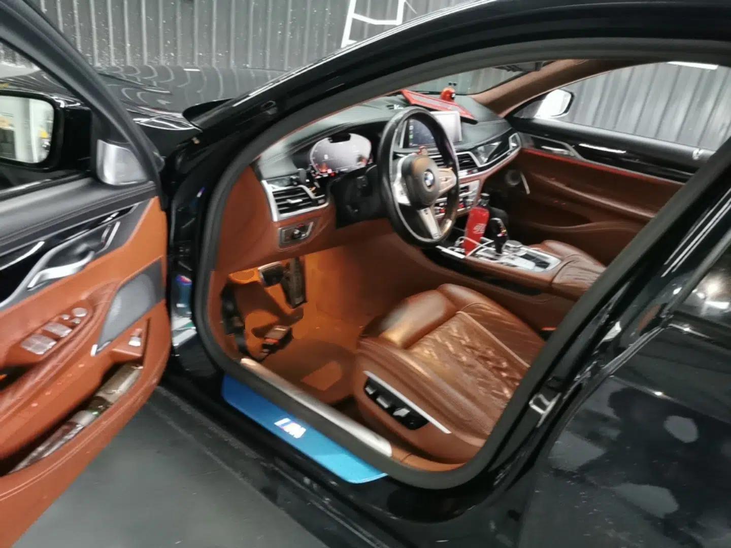 BMW 7 Series 2019 Updated 740Li Luxury Version M Sport Package — миниатюра 18