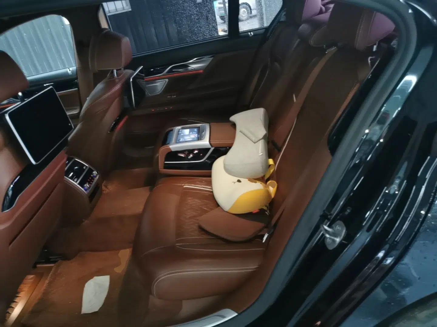 BMW 7 Series 2019 Updated 740Li Luxury Version M Sport Package — миниатюра 20