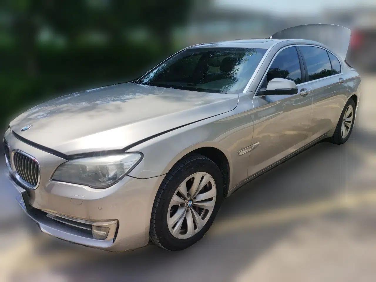BMW 7 Series 2013 730Li Luxury Model — миниатюра 1
