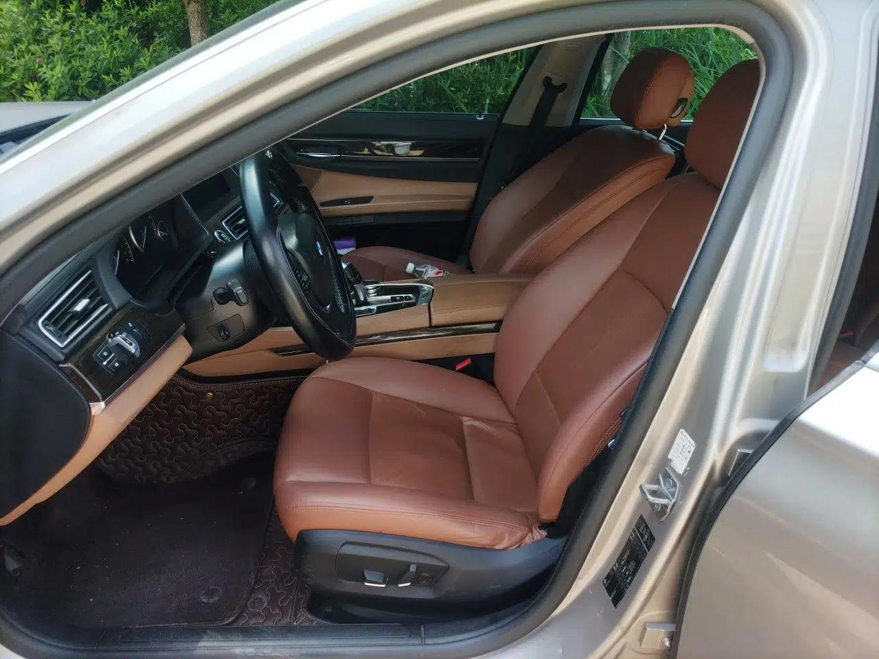 BMW 7 Series 2013 730Li Luxury Model — миниатюра 16