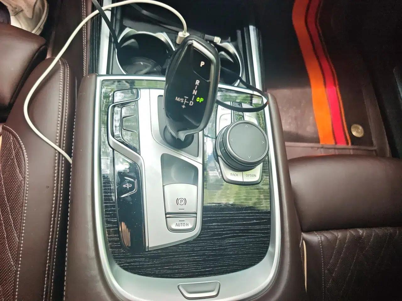 BMW 7 Series 2021 740Li Leading Model M Sport Package — миниатюра 14