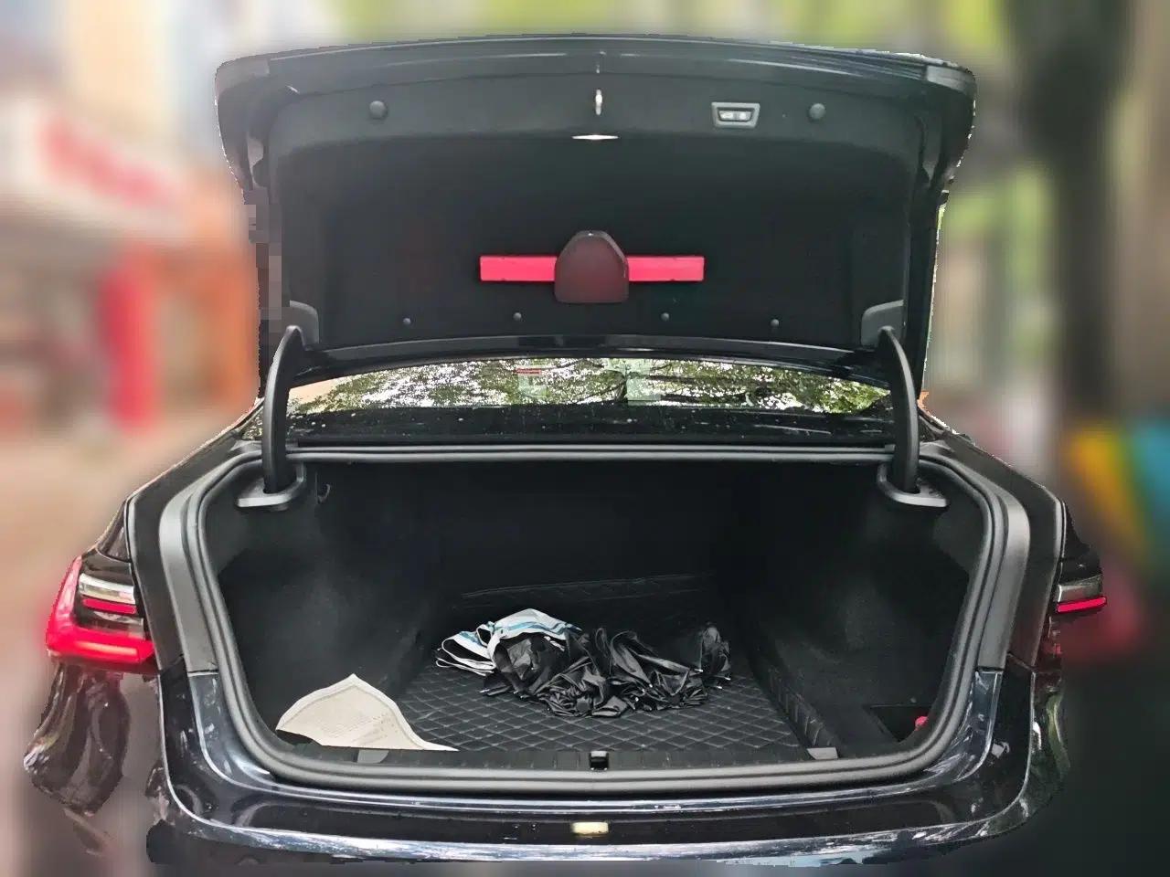 BMW 7 Series 2021 740Li Leading Model M Sport Package — миниатюра 19