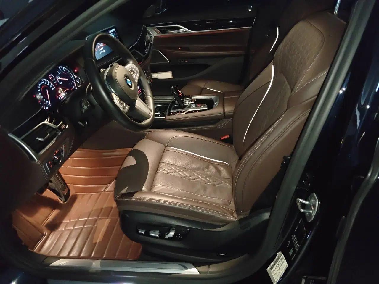 BMW 7 Series 2018 740Li M Sport Package Leading Model — миниатюра 15