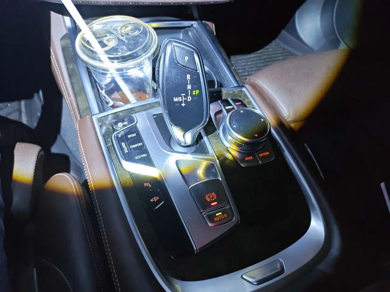 BMW 7 Series 2016 740Li Luxury Edition — миниатюра 14