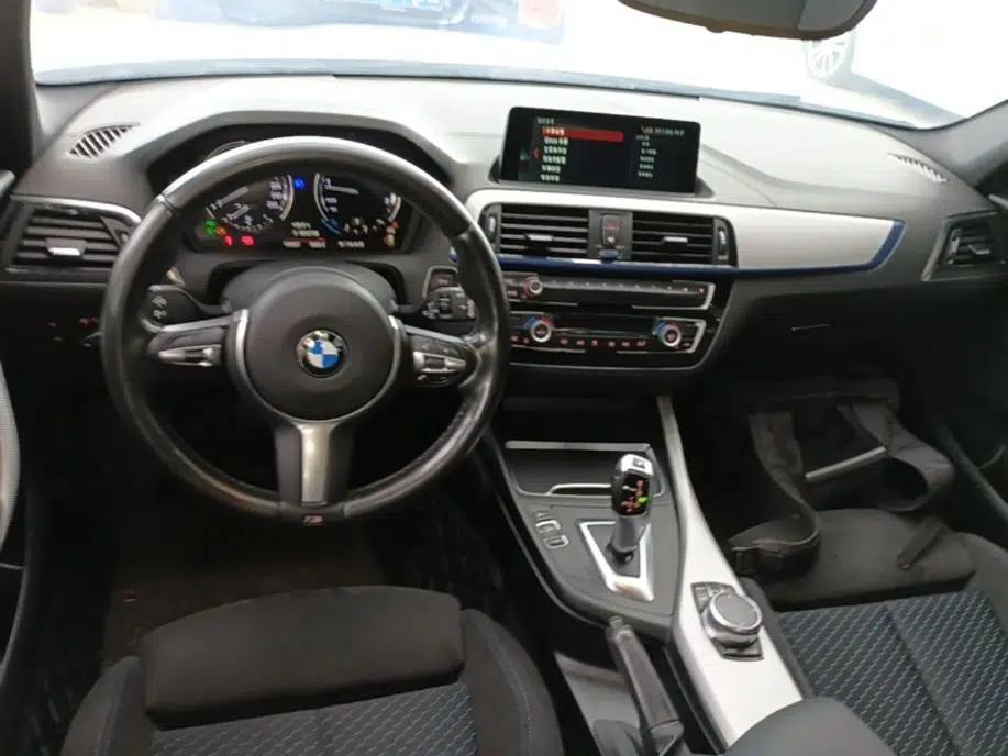 BMW 1 Series 2018 120i M Sport Package — миниатюра 12