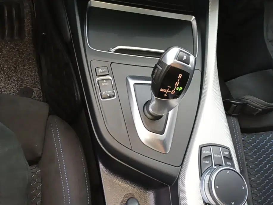 BMW 1 Series 2018 120i M Sport Package — миниатюра 16
