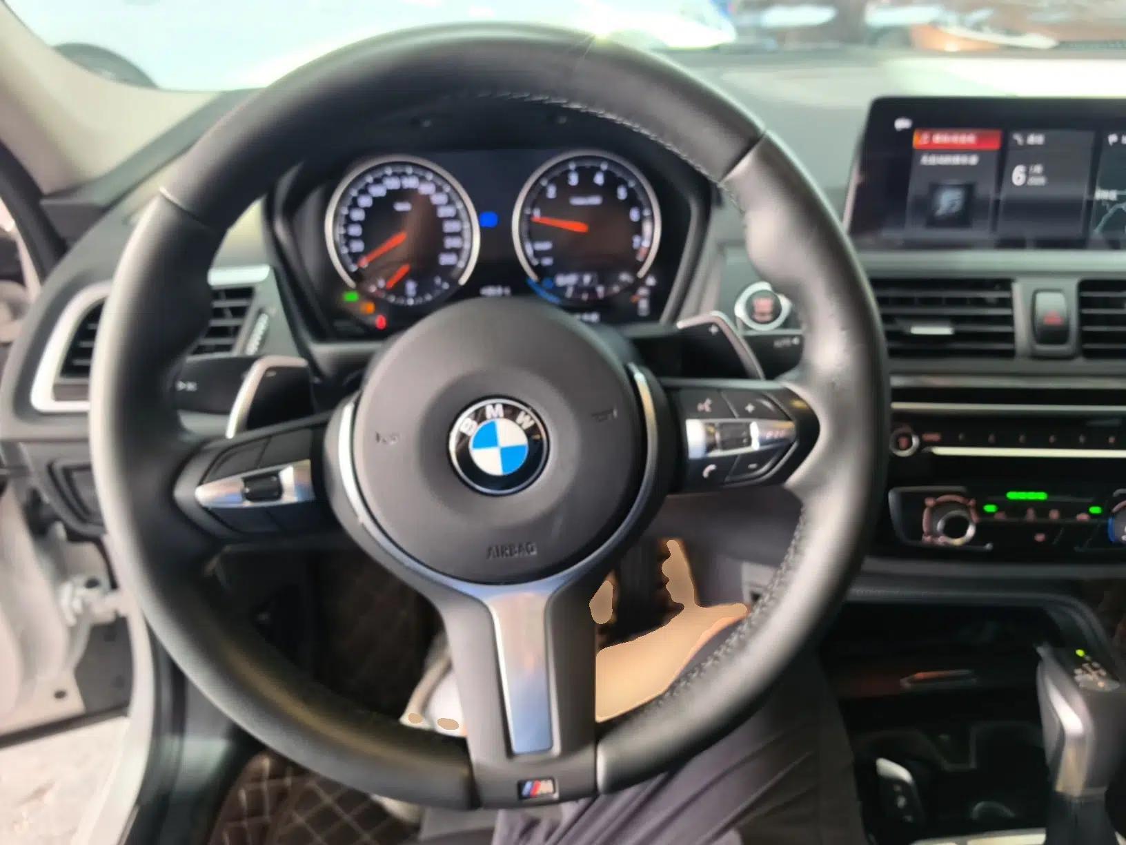 BMW 1 Series 2019 120i Leading Model M Sport Package — миниатюра 13