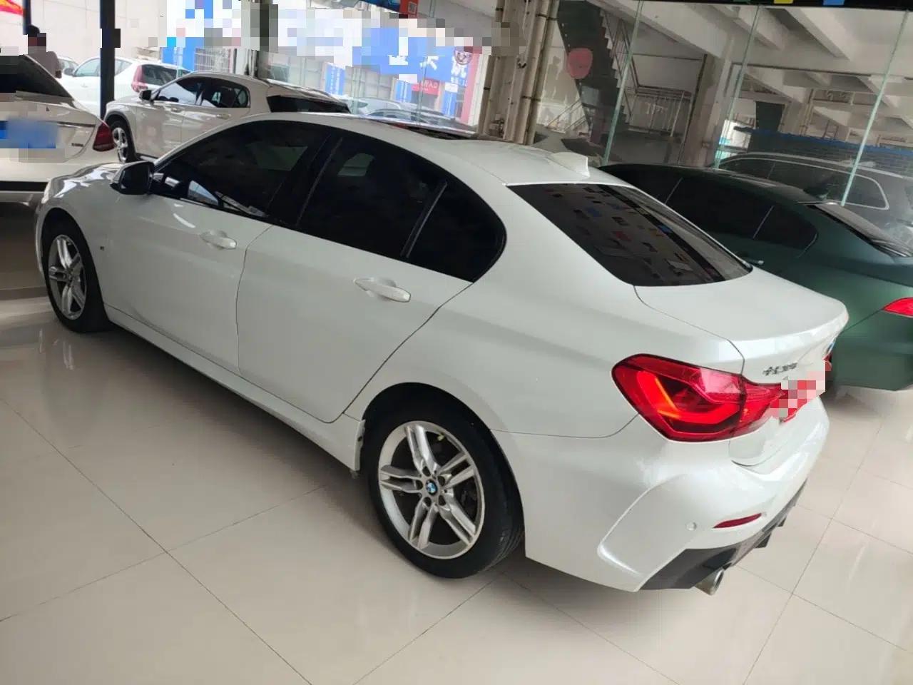 BMW 1 Series 2020 120i M Sport Package — миниатюра 13