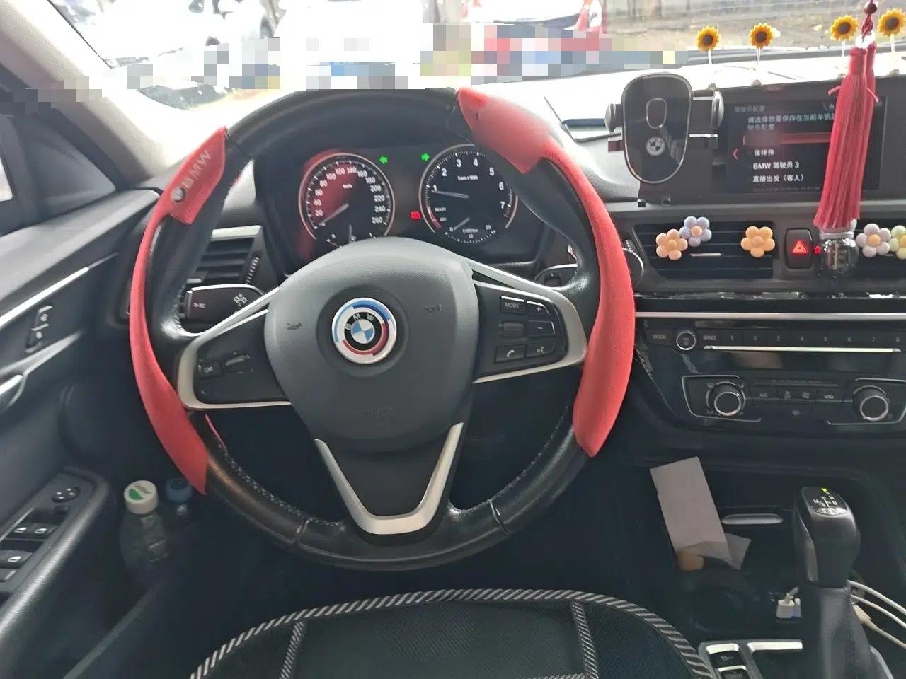 BMW 1 Series 2018 118i Sport Edition — миниатюра 10