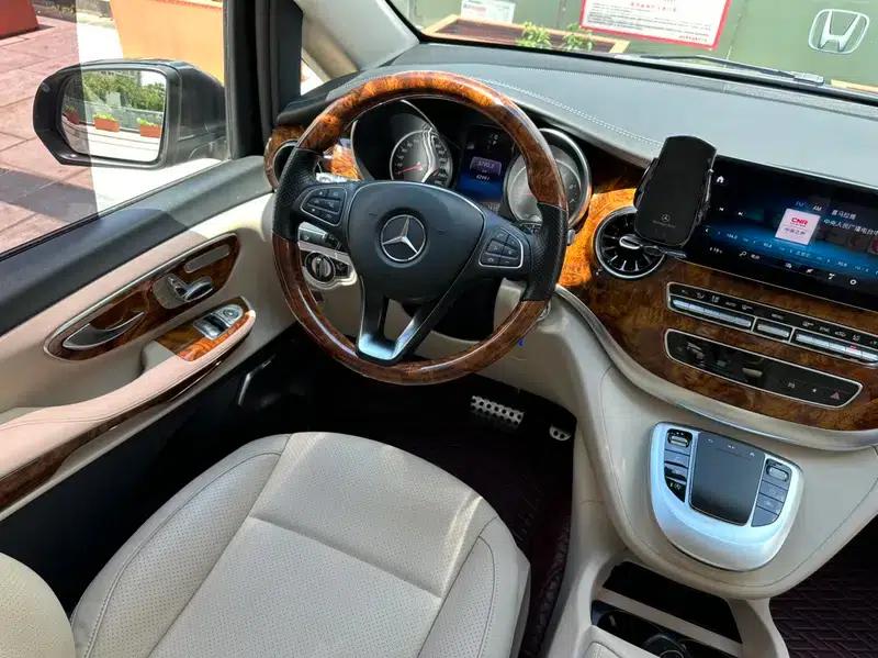 Mercedes-Benz V-Class 2021 V 260 L Long Wheelbase Luxury Edition — миниатюра 17