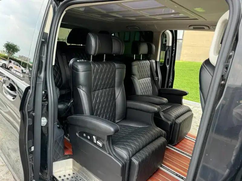 Mercedes-Benz V-Class (Overseas) 2019 2.0T Automatic Front-Wheel Drive 7-Seater Parallel Import — миниатюра 16