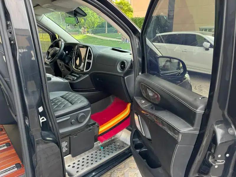 Mercedes-Benz V-Class (Overseas) 2019 2.0T Automatic Front-Wheel Drive 7-Seater Parallel Import — миниатюра 7