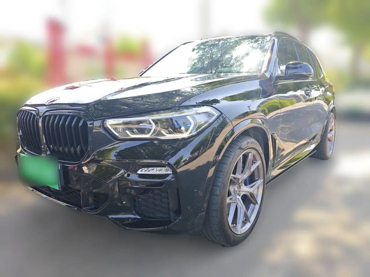 BMW X5 2020 xDrive40i Luxury Model with M Sport Package — миниатюра 1