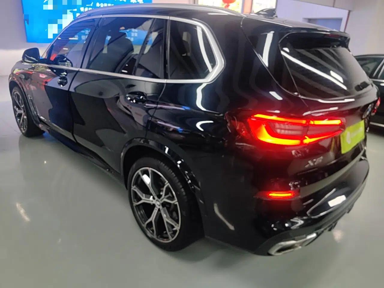 BMW X5 2022 Restyled xDrive 40Li M Sport Package — миниатюра 4