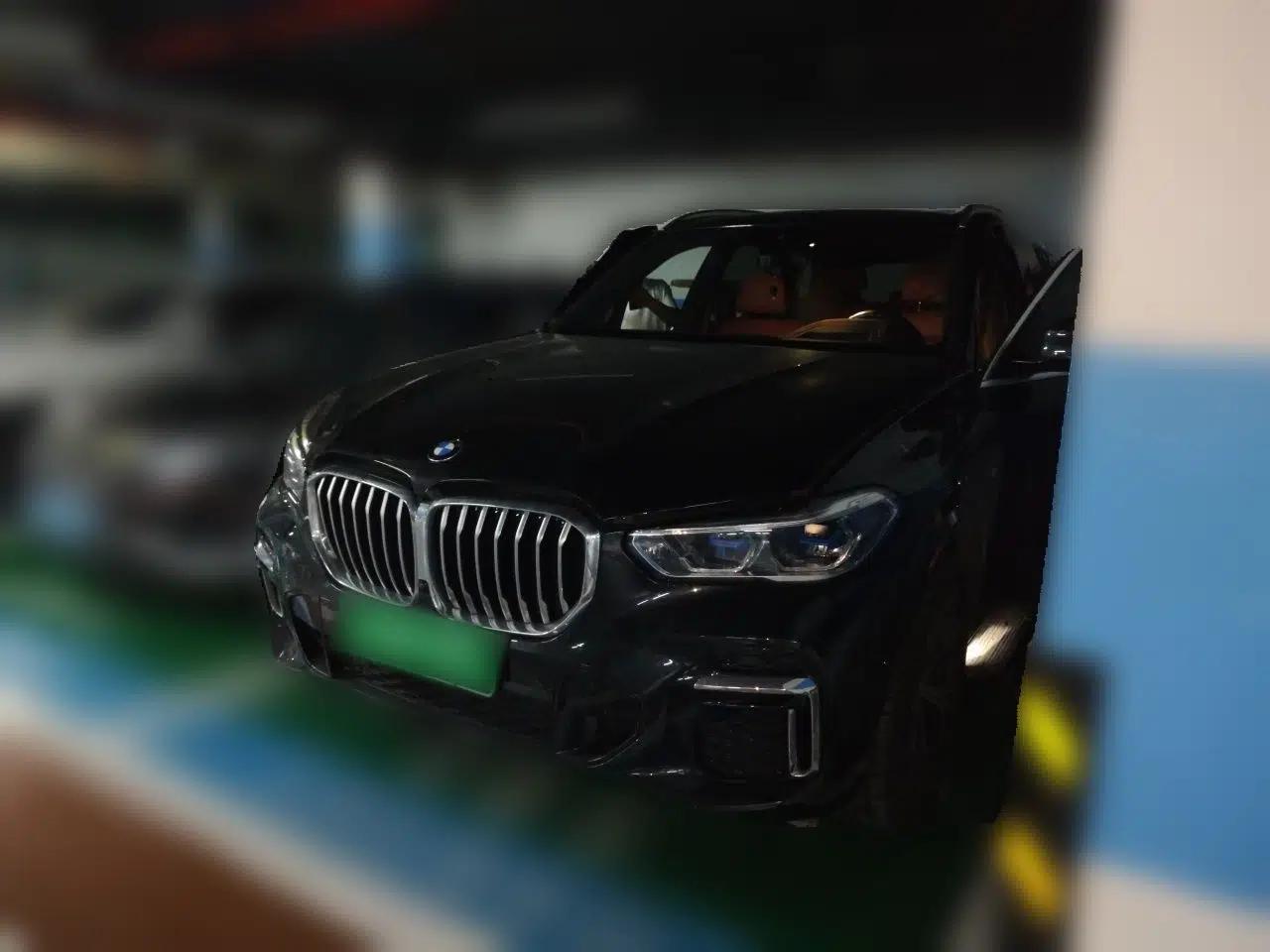 BMW X5 2022 xDrive 40Li M Sport Package — миниатюра 1
