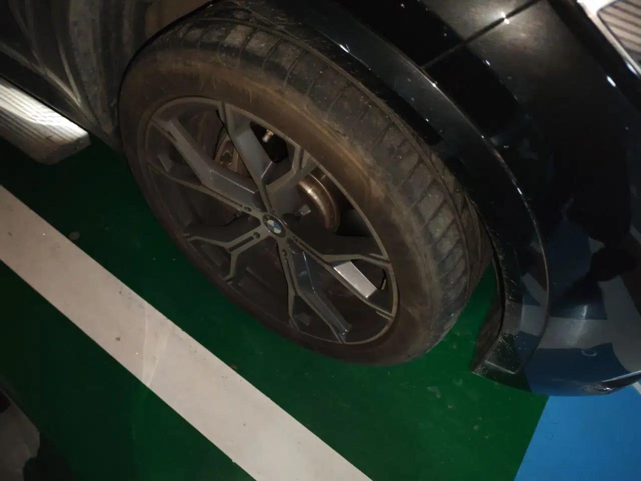 BMW X5 2022 xDrive 40Li M Sport Package — миниатюра 8