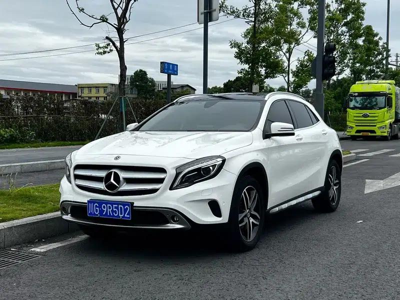 2017 Mercedes-Benz GLA 220 4MATIC Fashion Edition — миниатюра 1