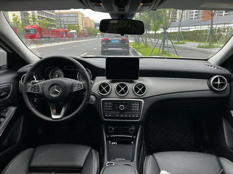 2017 Mercedes-Benz GLA 220 4MATIC Fashion Edition — миниатюра 17
