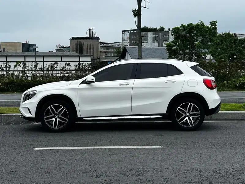 2017 Mercedes-Benz GLA 220 4MATIC Fashion Edition — миниатюра 4