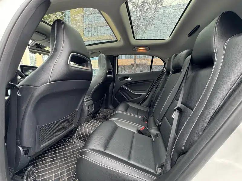 2016 Mercedes-Benz GLA 200 Blue Edition — миниатюра 12