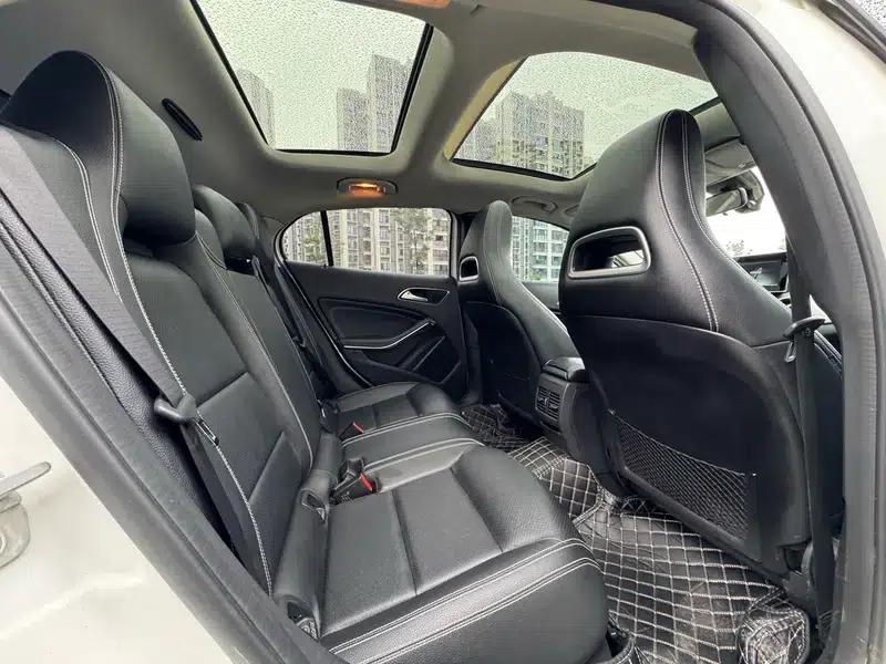 2016 Mercedes-Benz GLA 200 Blue Edition — миниатюра 13