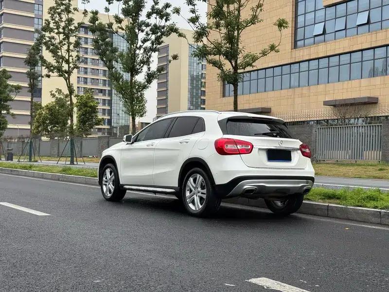 2016 Mercedes-Benz GLA 200 Blue Edition — миниатюра 4