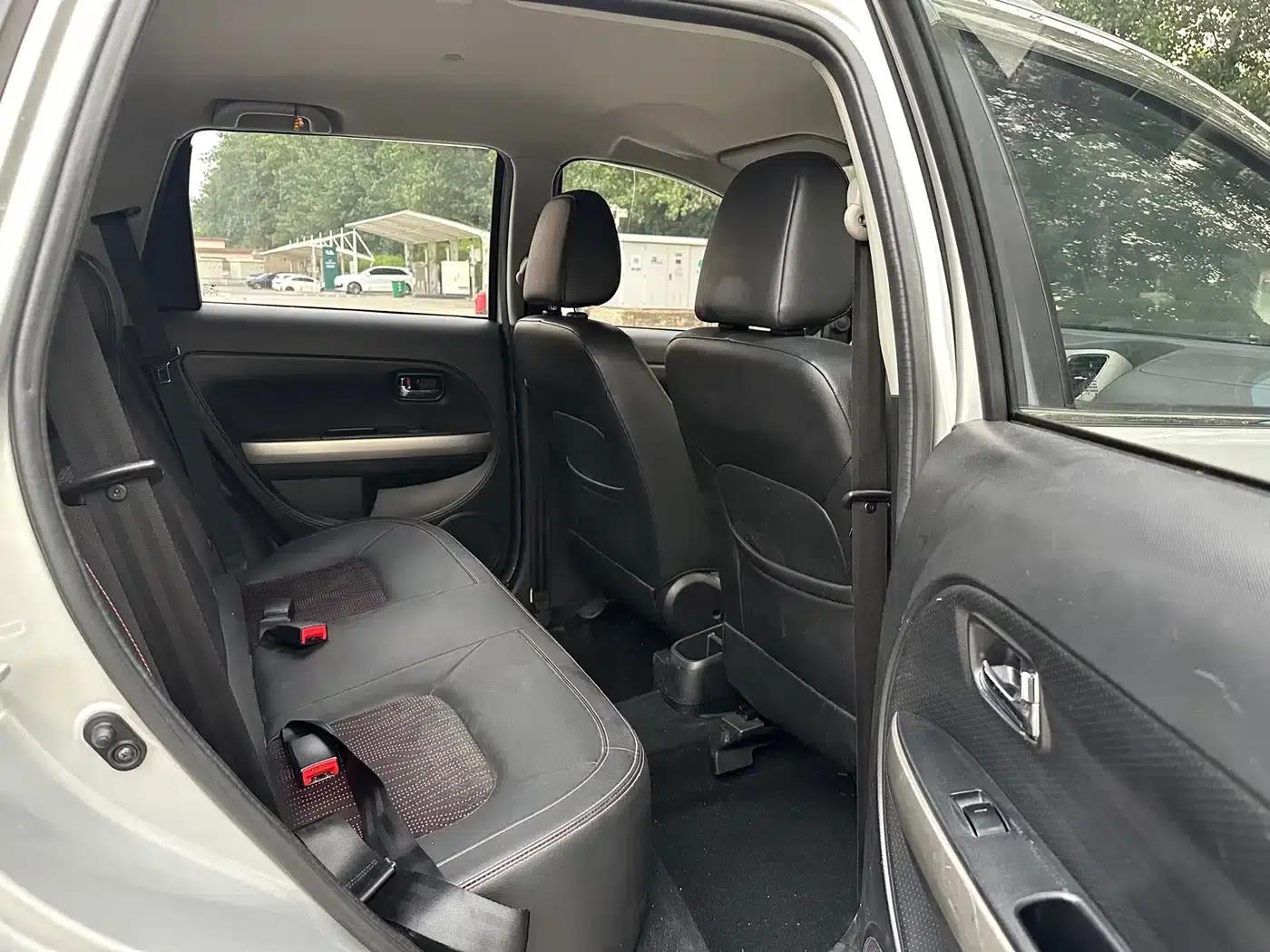Great Wall M4 2012 1.5L Manual Deluxe Edition — миниатюра 21