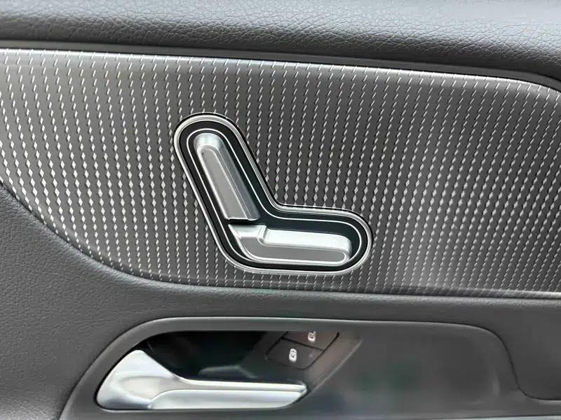 2020 Mercedes-Benz GLB 200 Dynamic — миниатюра 21