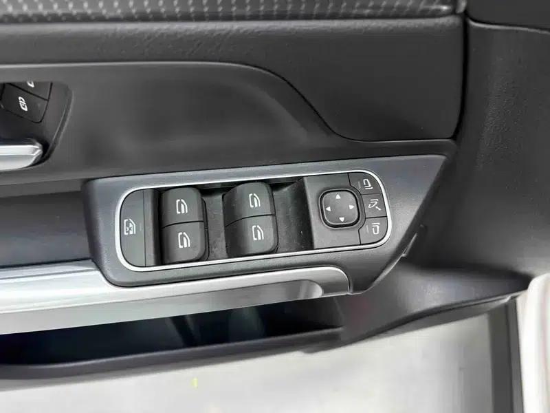 2020 Mercedes-Benz GLB 200 Dynamic — миниатюра 35