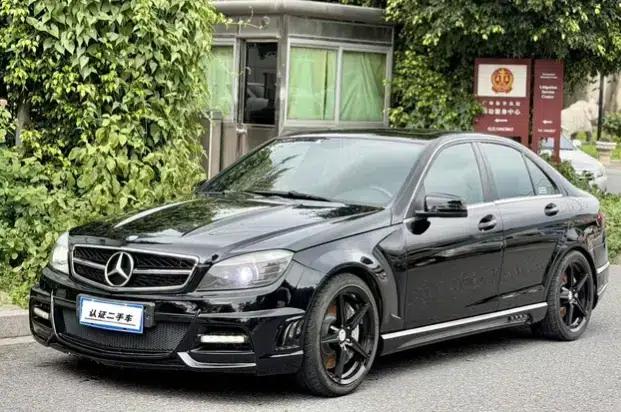 2010 Mercedes-Benz C-Class AMG C 63 Dynamic Enhanced Edition — миниатюра 1