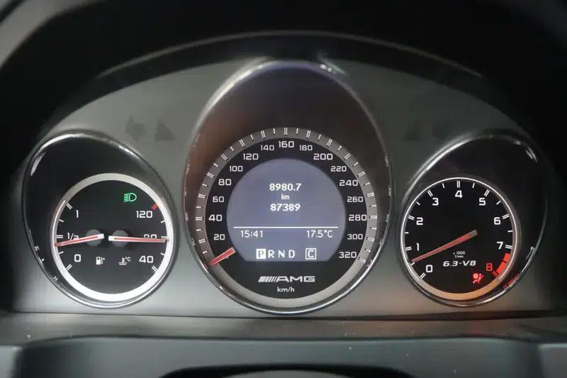 2010 Mercedes-Benz C-Class AMG C 63 Dynamic Enhanced Edition — миниатюра 12
