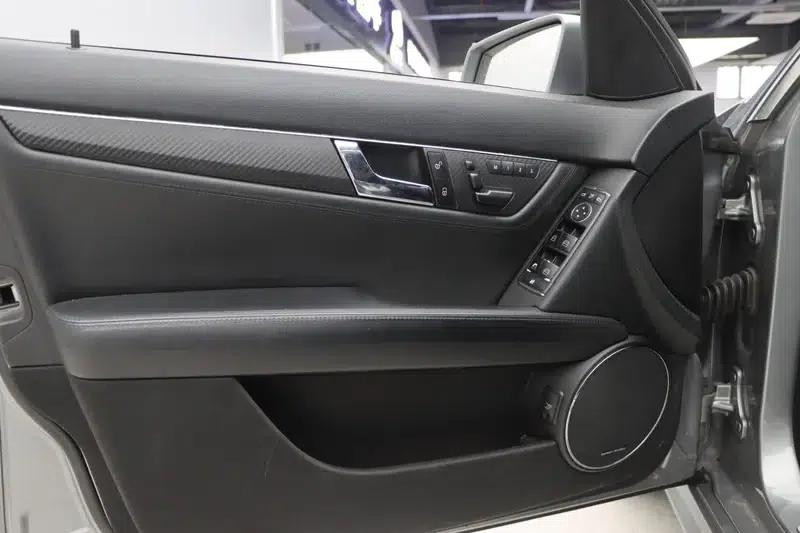2010 Mercedes-Benz C-Class AMG C 63 Dynamic Enhanced Edition — миниатюра 20