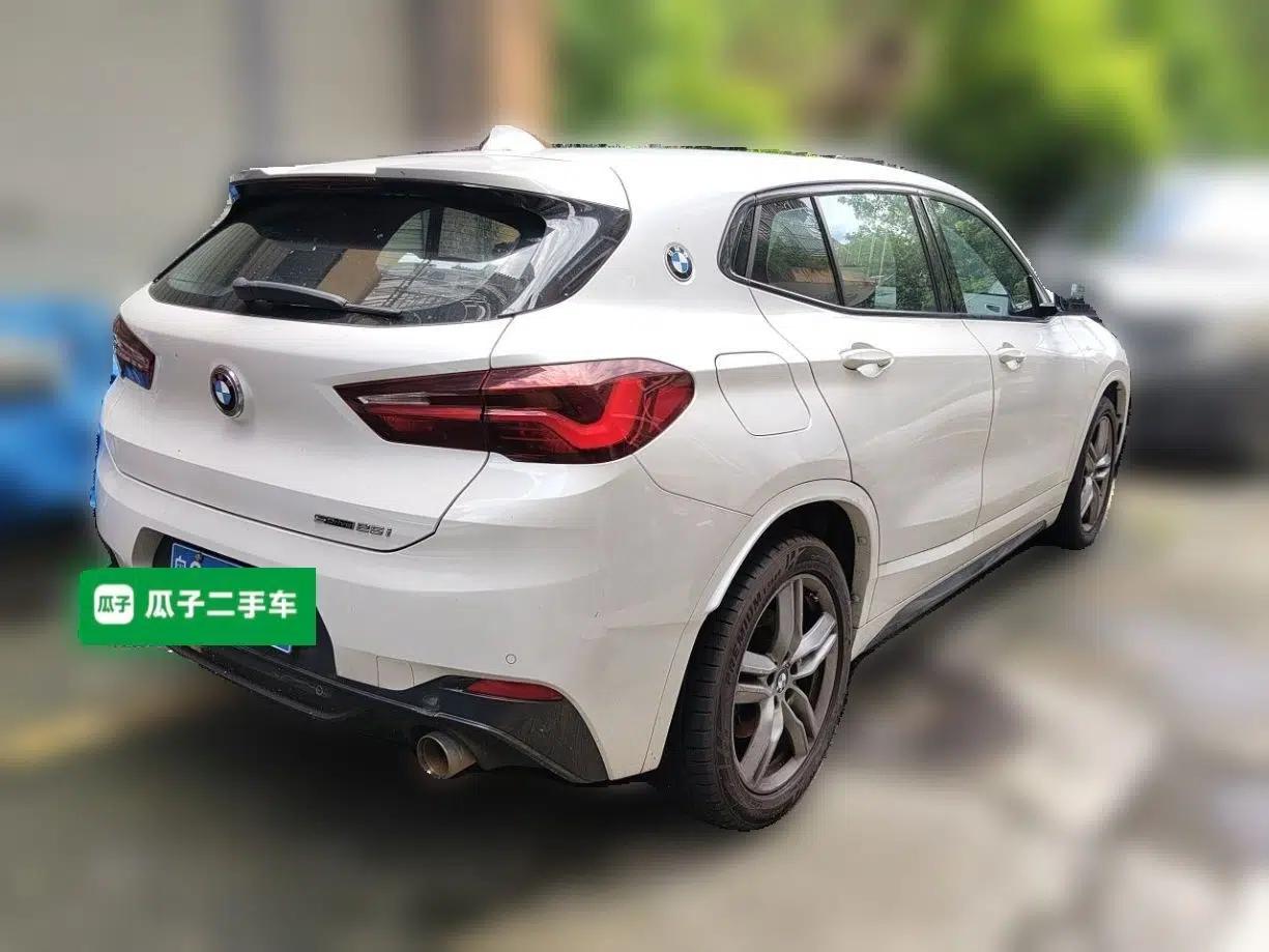 BMW X2 2021 sDrive25i Midnight Edition — миниатюра 6