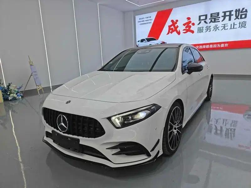 2022 Mercedes-Benz A-Class AMG A 35 L 4MATIC — миниатюра 1