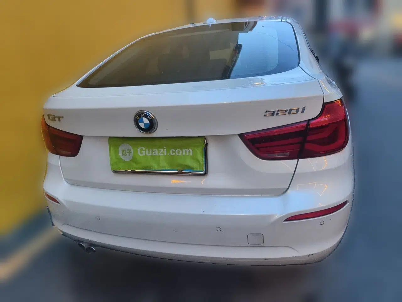 BMW 3 Series GT 2018 320i Sport Edition — миниатюра 5