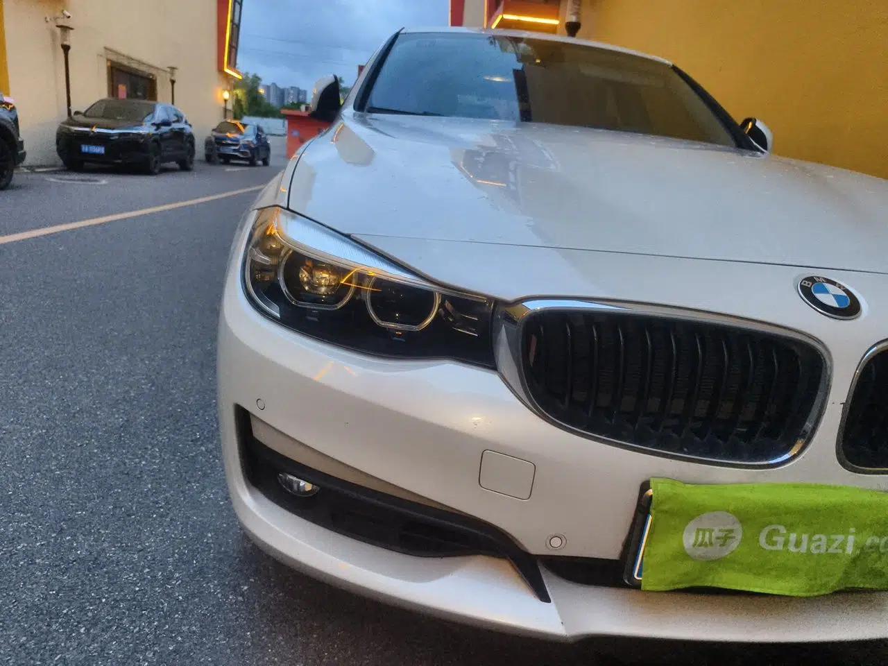BMW 3 Series GT 2018 320i Sport Edition — миниатюра 7