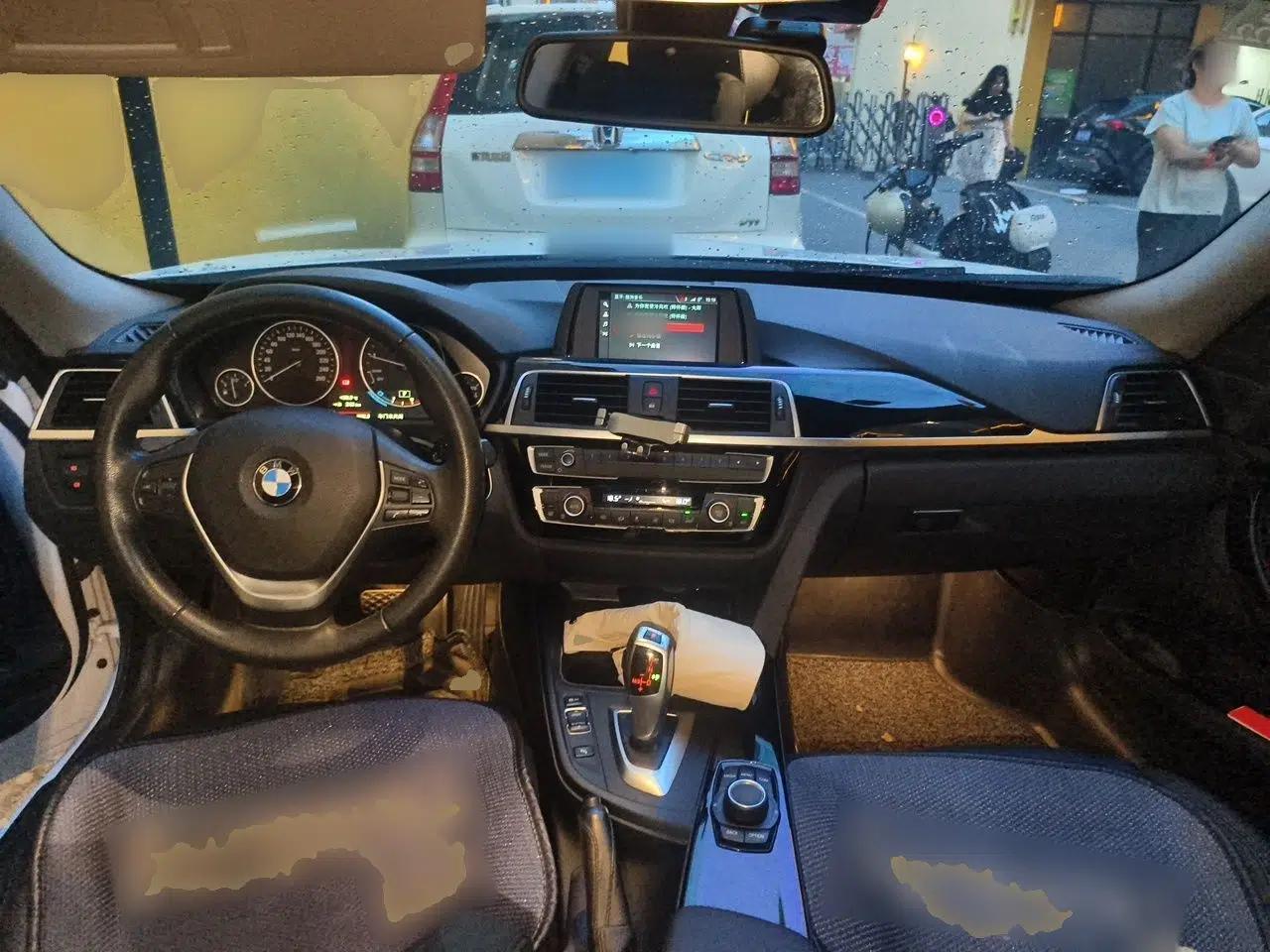 BMW 3 Series GT 2018 320i Sport Edition — миниатюра 9