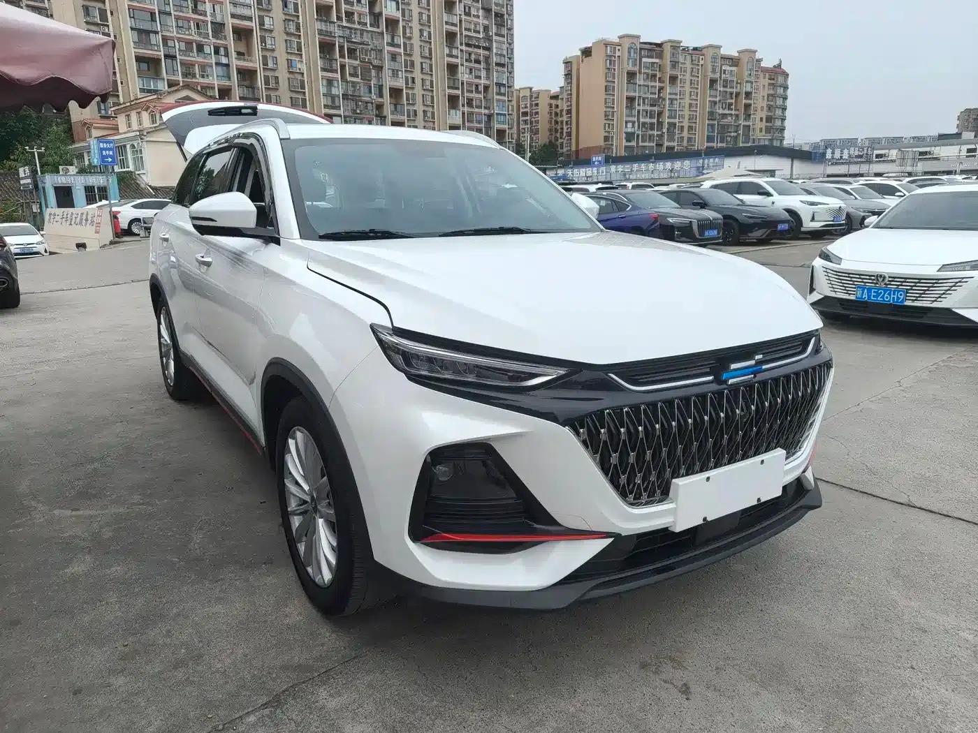Changan Oushang X7 PLUS 2023 Enjoy Edition 1.5T Automatic Smart Enjoyment 7-Seater — миниатюра 3