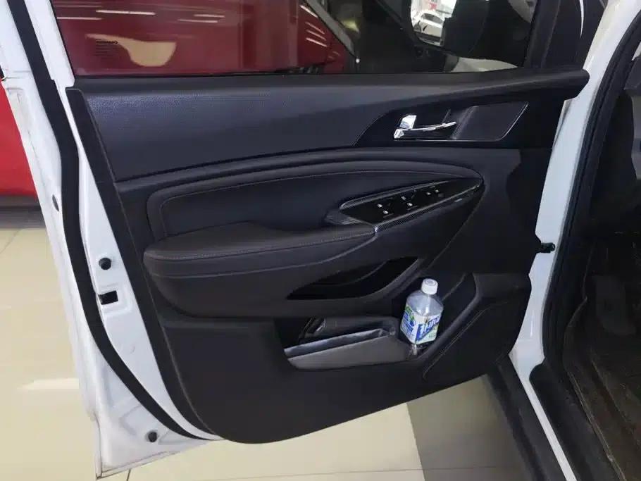 Changan Oushang A800 2017 1.6L Manual Comfort Model — миниатюра 7