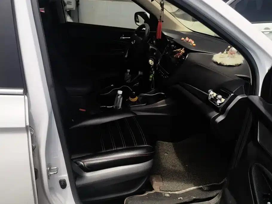 Changan Oushang A800 2017 1.6L Manual Comfort Model — миниатюра 8