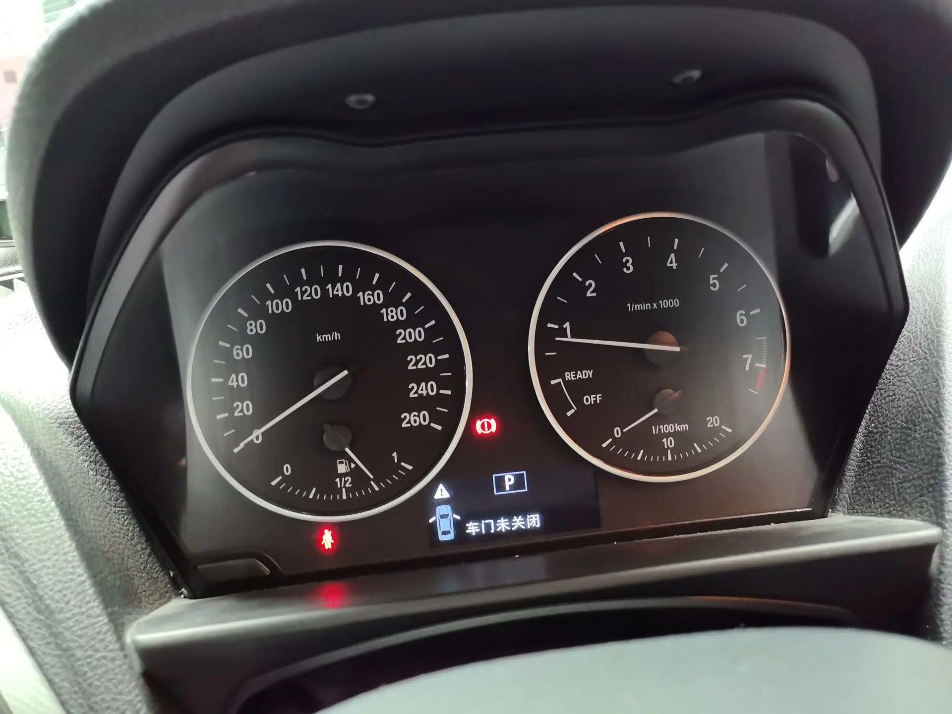 BMW 2 Series 2014 220i Leading Model — миниатюра 11